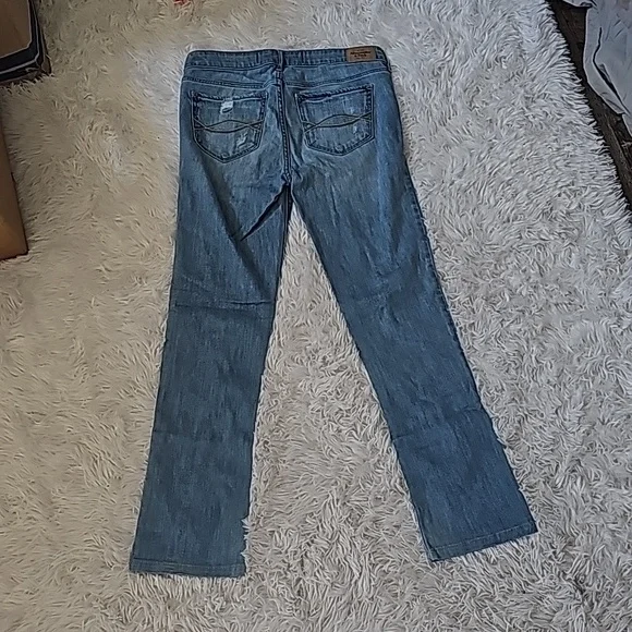 Abercrombie and Fitch light wash distressed jeans skinny boot - Picture 2 of 7